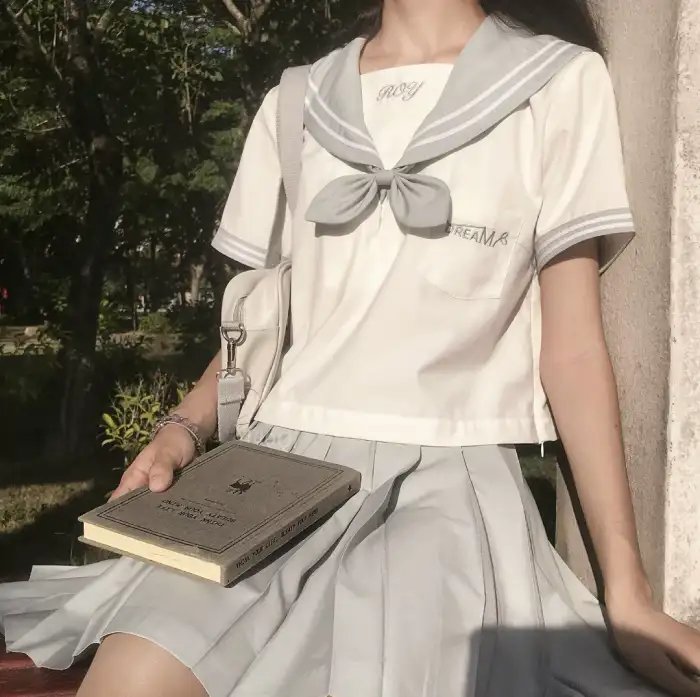 你比星光美丽